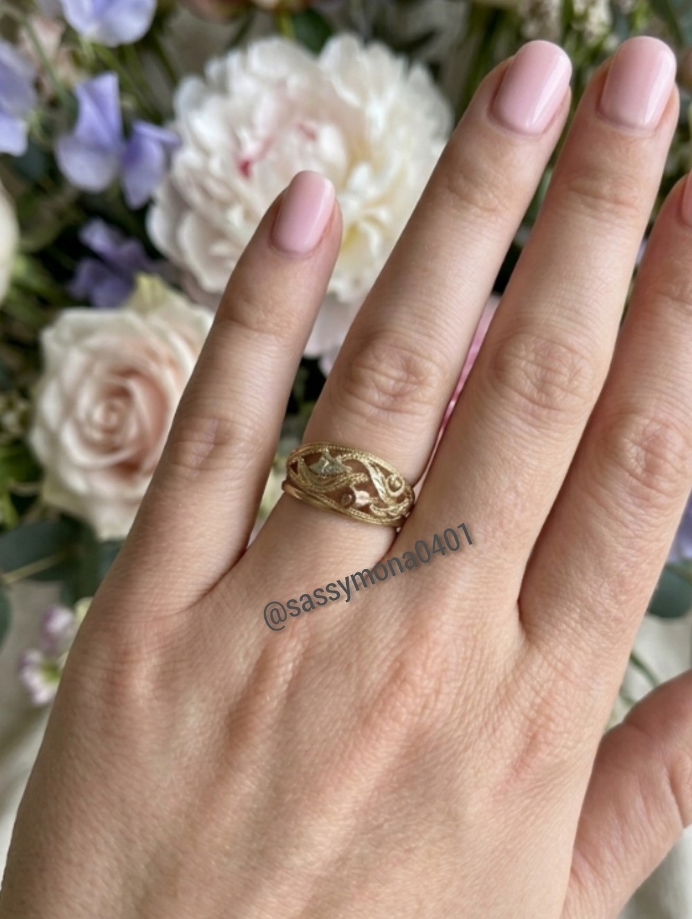 Vintage Landstrom 10KT Black Hill Gold Tri-color Ring  Floral Dome Ring Size 7